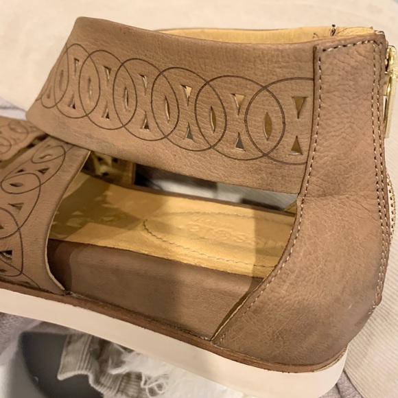 🔥 BUSSOLA LEATHER zip back brown sandals women’s size 37 7 -  7.5 - Picture 2 of 15